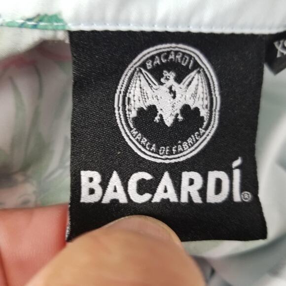 Bacardi Shirt Mens Extra Small XS Hawaiian Button Up Parrot Rum Tropical - Picture 11 of 12